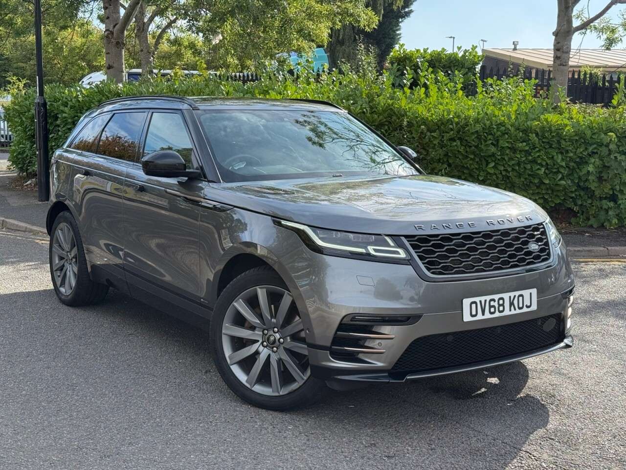 A 2018 LAND ROVER RANGE ROVER VELAR 3.0 SD6 V6 R-Dynamic HSE SUV 5dr Diesel Auto 4WD Euro 6 (s/s) (300 ps) A 2018 LAND ROVER RANGE ROVER VELAR 3.0 SD6 V6 R-Dynamic HSE SUV 5dr Diesel Auto 4WD Euro 6 (s/s) (300 ps)