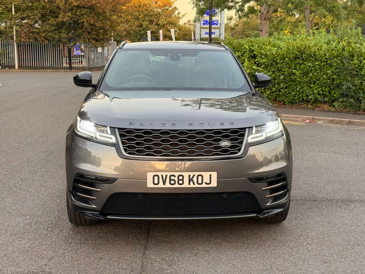 A 2018 LAND ROVER RANGE ROVER VELAR 3.0 SD6 V6 R-Dynamic HSE SUV 5dr Diesel Auto 4WD Euro 6 (s/s) (300 ps) A 2018 LAND ROVER RANGE ROVER VELAR 3.0 SD6 V6 R-Dynamic HSE SUV 5dr Diesel Auto 4WD Euro 6 (s/s) (300 ps)