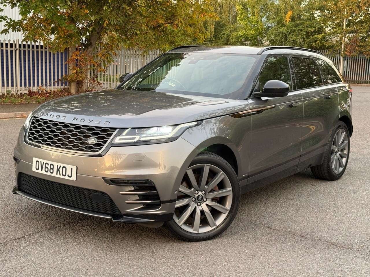 A 2018 LAND ROVER RANGE ROVER VELAR 3.0 SD6 V6 R-Dynamic HSE SUV 5dr Diesel Auto 4WD Euro 6 (s/s) (300 ps) A 2018 LAND ROVER RANGE ROVER VELAR 3.0 SD6 V6 R-Dynamic HSE SUV 5dr Diesel Auto 4WD Euro 6 (s/s) (300 ps)