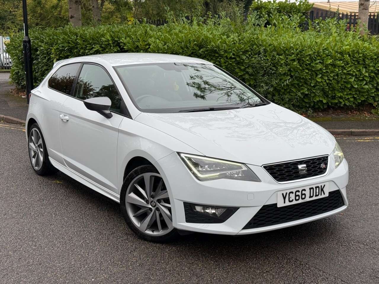 A 2016 SEAT LEON 1.4 EcoTSI FR Titanium Sport Coupe 3dr Petrol Manual Euro 6 (s/s) (150 ps) A 2016 SEAT LEON 1.4 EcoTSI FR Titanium Sport Coupe 3dr Petrol Manual Euro 6 (s/s) (150 ps)