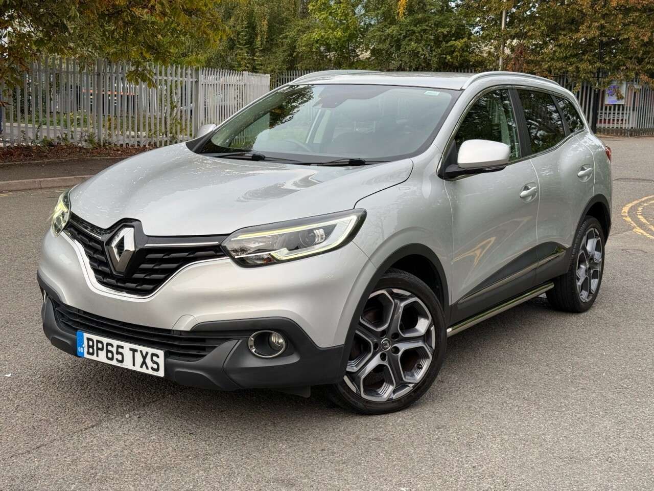 A 2016 RENAULT KADJAR 1.2 TCe Dynamique Nav SUV 5dr Petrol Manual Euro 6 (s/s) (130 ps) A 2016 RENAULT KADJAR 1.2 TCe Dynamique Nav SUV 5dr Petrol Manual Euro 6 (s/s) (130 ps)