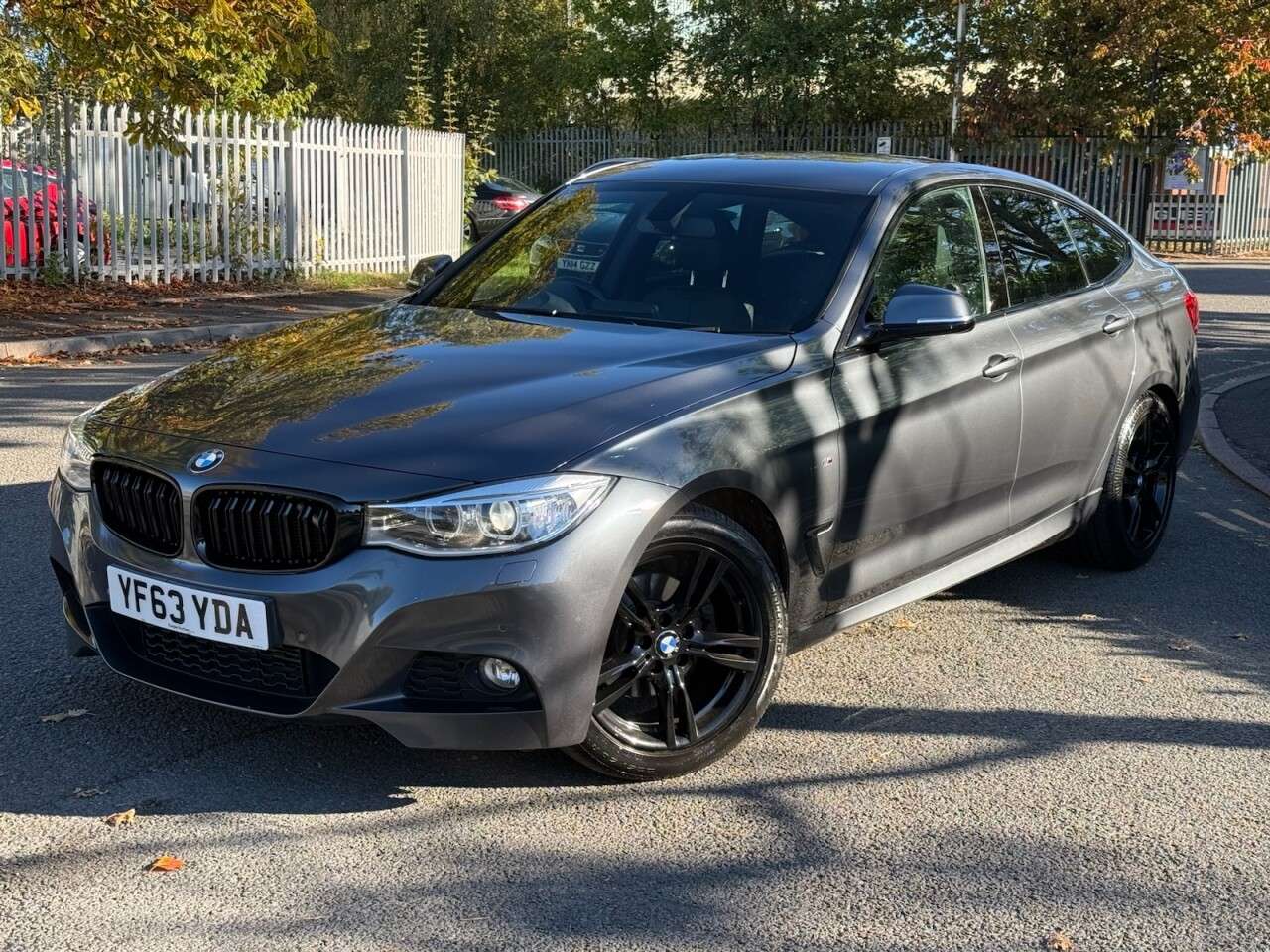 A 2013 BMW 3 SERIES GRAN TURISMO 2.0 320d M Sport GT 5dr Diesel Manual Euro 6 (s/s) (184 ps) LOW MILES+1FO+S A 2013 BMW 3 SERIES GRAN TURISMO 2.0 320d M Sport GT 5dr Diesel Manual Euro 6 (s/s) (184 ps) LOW MILES+1FO+S