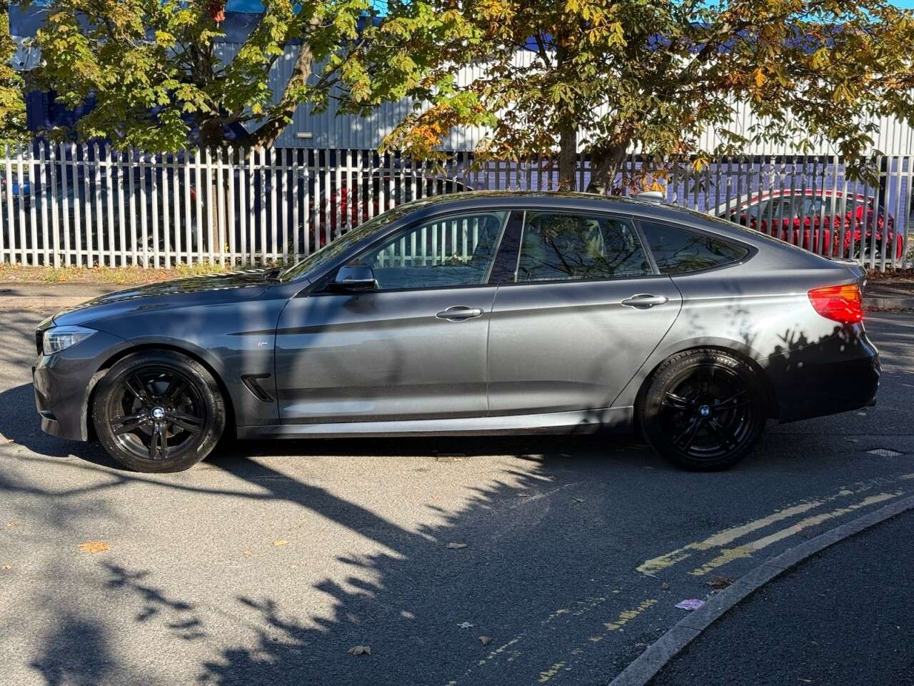 A 2013 BMW 3 SERIES GRAN TURISMO 2.0 320d M Sport GT 5dr Diesel Manual Euro 6 (s/s) (184 ps) LOW MILES+1FO+S A 2013 BMW 3 SERIES GRAN TURISMO 2.0 320d M Sport GT 5dr Diesel Manual Euro 6 (s/s) (184 ps) LOW MILES+1FO+S