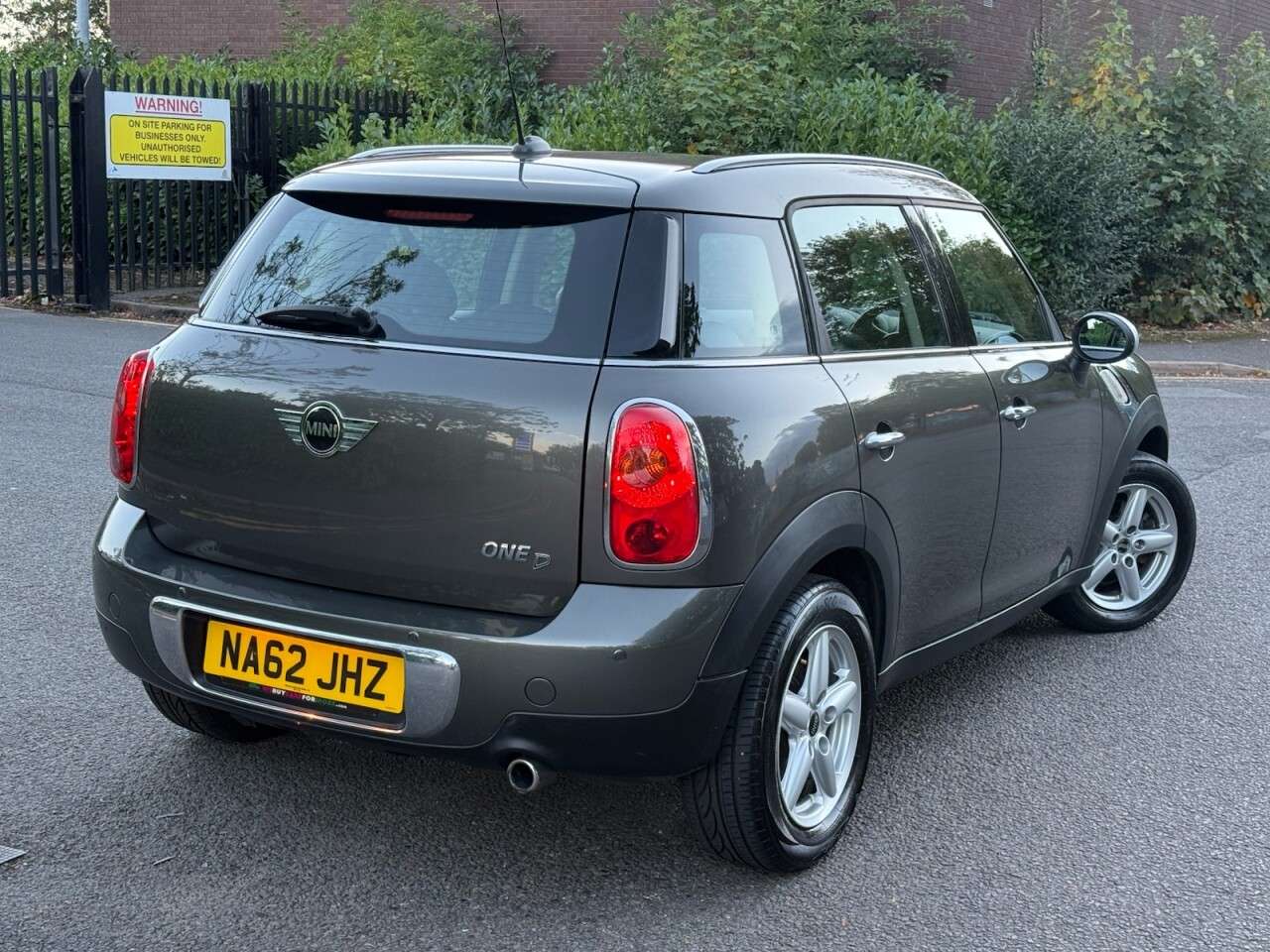 A 2012 MINI COUNTRYMAN 1.6 One D SUV 5dr Diesel Manual Euro 5 (s/s) (90 ps) LOW MILES+£4K WORTH EX A 2012 MINI COUNTRYMAN 1.6 One D SUV 5dr Diesel Manual Euro 5 (s/s) (90 ps) LOW MILES+£4K WORTH EX
