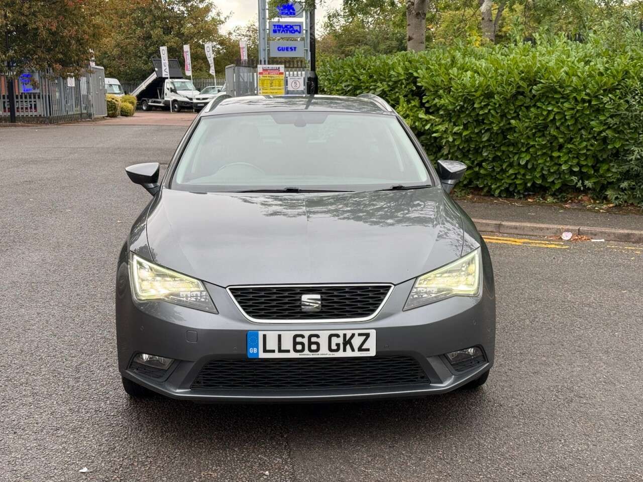 A 2016 SEAT LEON 1.6 TDI SE Dynamic Technology Sport Tourer 5dr Diesel DSG Euro 6 (s/s) (110 A 2016 SEAT LEON 1.6 TDI SE Dynamic Technology Sport Tourer 5dr Diesel DSG Euro 6 (s/s) (110