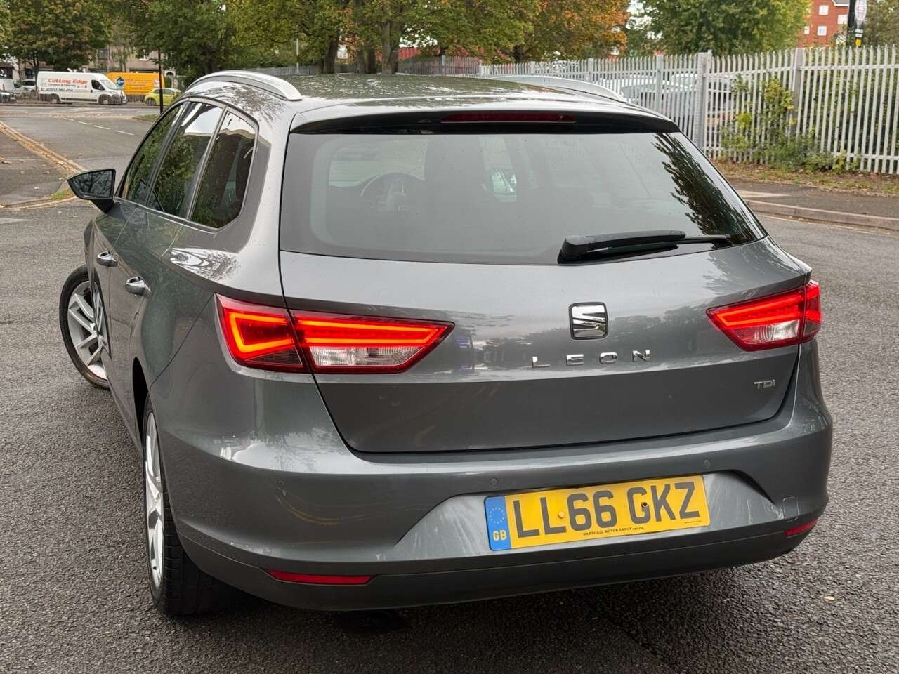 A 2016 SEAT LEON 1.6 TDI SE Dynamic Technology Sport Tourer 5dr Diesel DSG Euro 6 (s/s) (110 A 2016 SEAT LEON 1.6 TDI SE Dynamic Technology Sport Tourer 5dr Diesel DSG Euro 6 (s/s) (110
