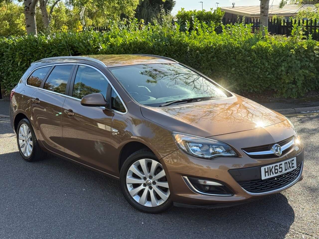A 2016 VAUXHALL ASTRA 1.6i Elite Sports Tourer 5dr Petrol Manual Euro 6 (115 ps) ULEZ+1FO+FSH+LOW A 2016 VAUXHALL ASTRA 1.6i Elite Sports Tourer 5dr Petrol Manual Euro 6 (115 ps) ULEZ+1FO+FSH+LOW