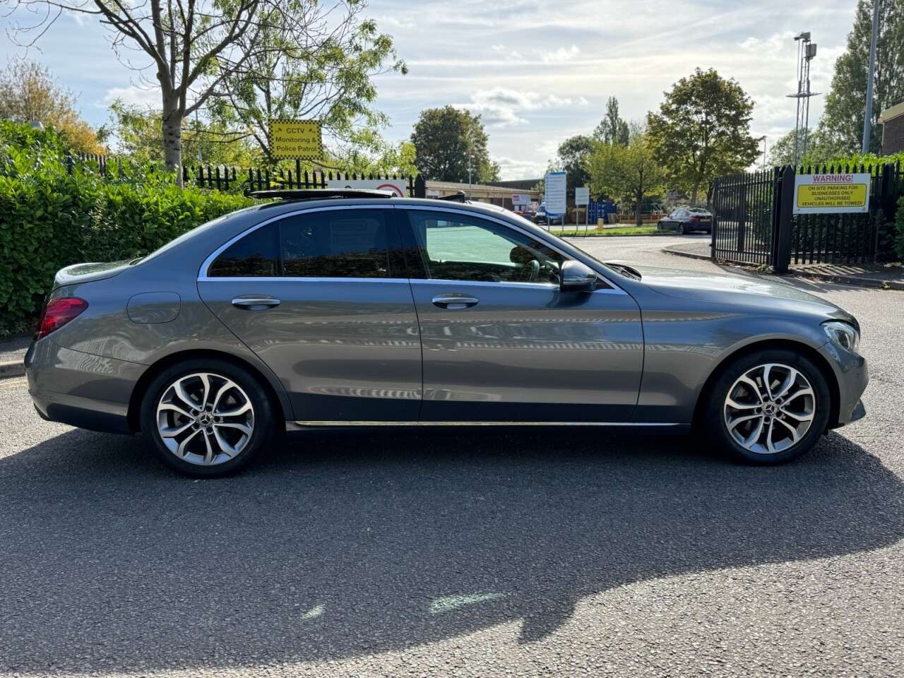 A 2018 MERCEDES-BENZ C CLASS 2.1 C220d Sport (Premium) Saloon 4dr Diesel G-Tronic+ Euro 6 (s/s) (170 ps) A 2018 MERCEDES-BENZ C CLASS 2.1 C220d Sport (Premium) Saloon 4dr Diesel G-Tronic+ Euro 6 (s/s) (170 ps)