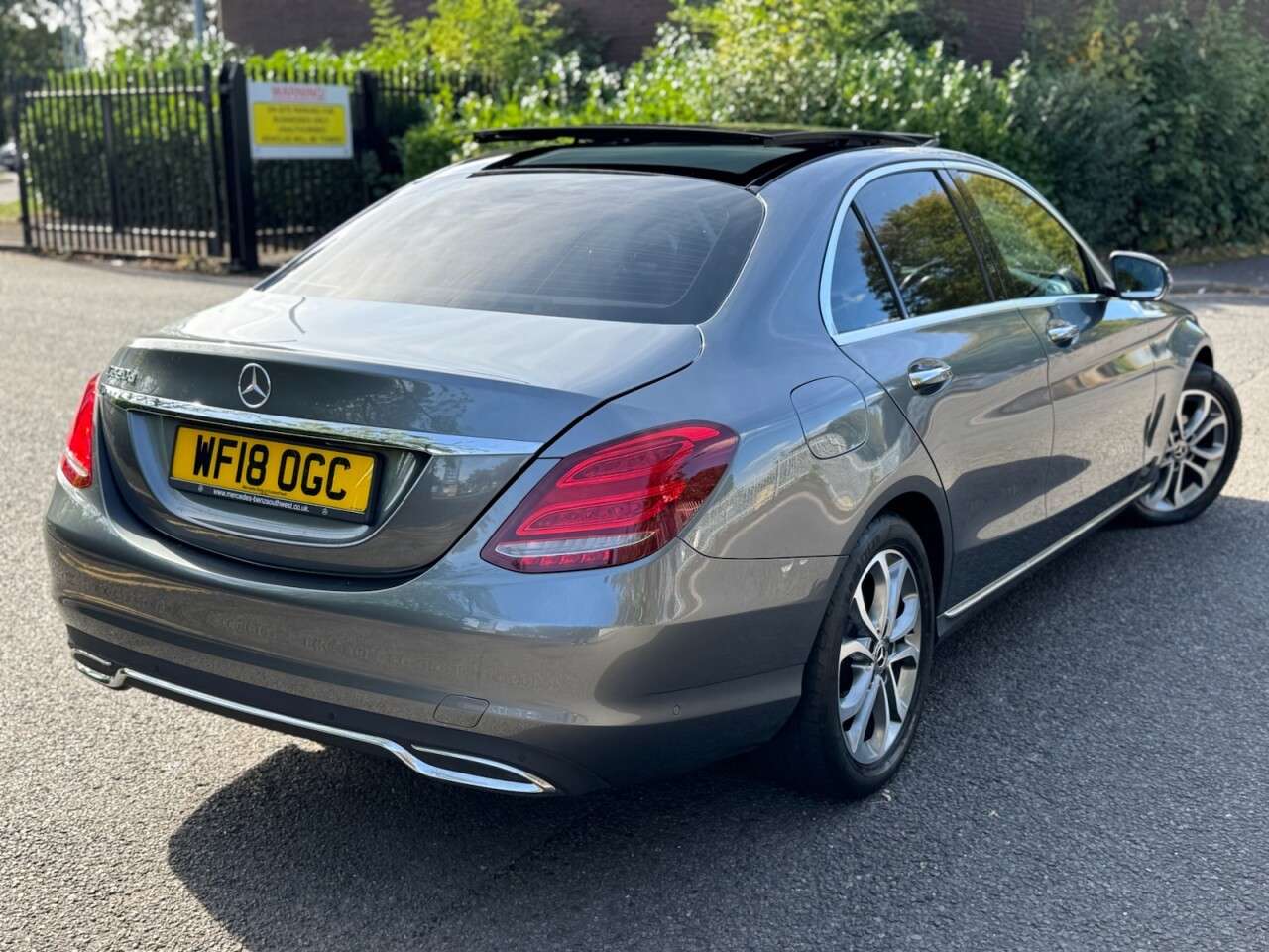 A 2018 MERCEDES-BENZ C CLASS 2.1 C220d Sport (Premium) Saloon 4dr Diesel G-Tronic+ Euro 6 (s/s) (170 ps) A 2018 MERCEDES-BENZ C CLASS 2.1 C220d Sport (Premium) Saloon 4dr Diesel G-Tronic+ Euro 6 (s/s) (170 ps)