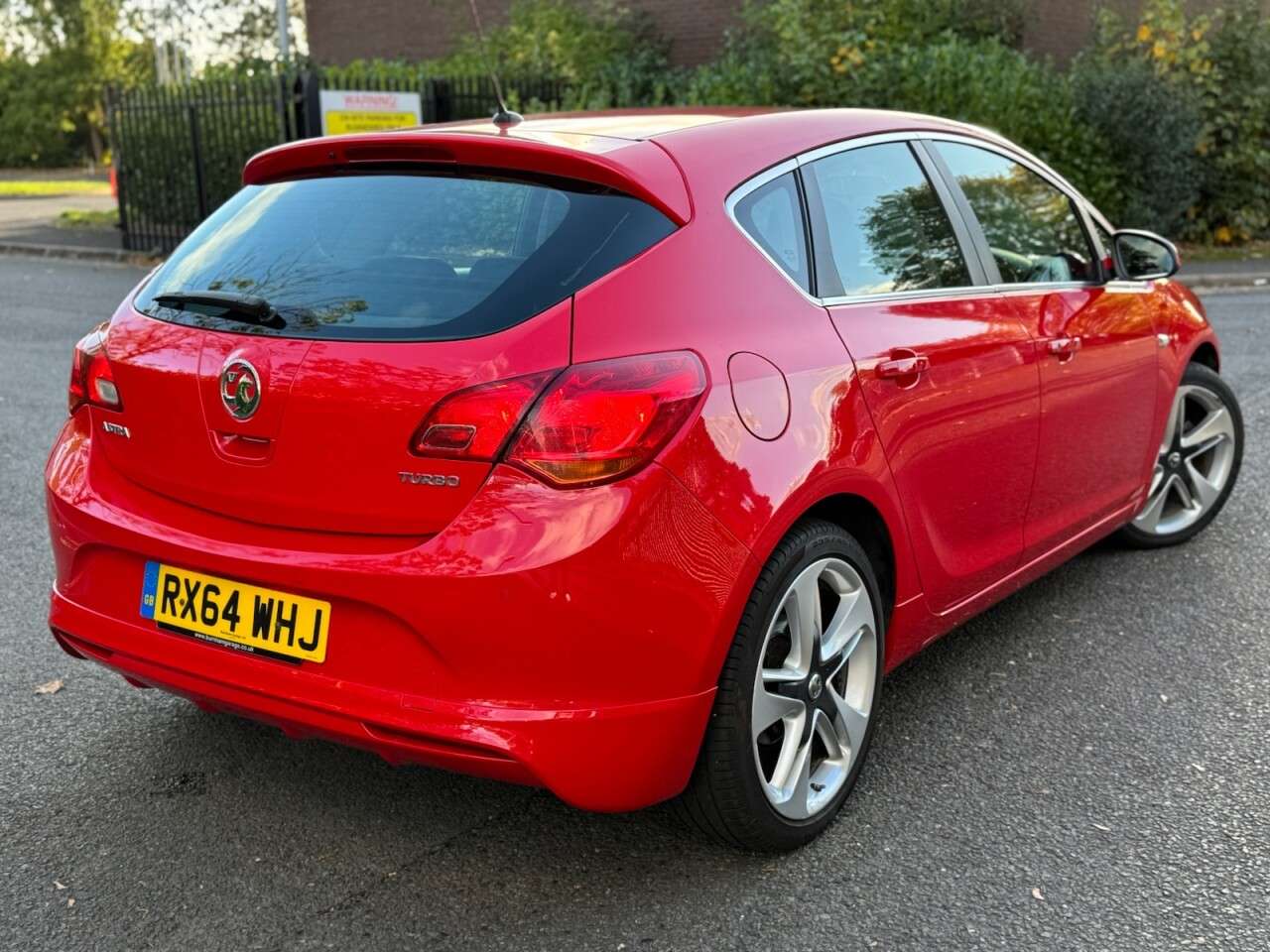 A 2014 VAUXHALL ASTRA 1.4T 16v Limited Edition Hatchback 5dr Petrol Manual Euro 5 (140 ps) A 2014 VAUXHALL ASTRA 1.4T 16v Limited Edition Hatchback 5dr Petrol Manual Euro 5 (140 ps)