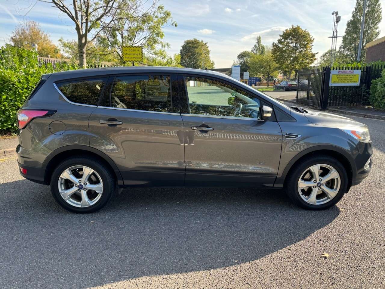 A 2017 FORD KUGA 2.0 TDCi Titanium X SUV 5dr Diesel Powershift AWD Euro 6 (s/s) (180 ps) A 2017 FORD KUGA 2.0 TDCi Titanium X SUV 5dr Diesel Powershift AWD Euro 6 (s/s) (180 ps)