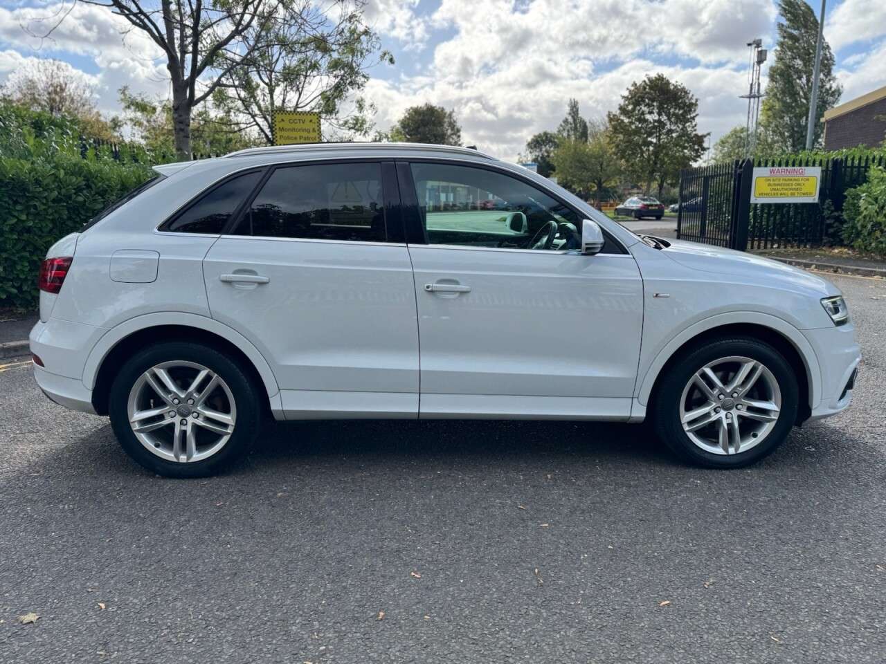 A 2013 AUDI Q3 2.0 TDI S line SUV 5dr Diesel S Tronic quattro Euro 5 (s/s) (177 ps) A 2013 AUDI Q3 2.0 TDI S line SUV 5dr Diesel S Tronic quattro Euro 5 (s/s) (177 ps)
