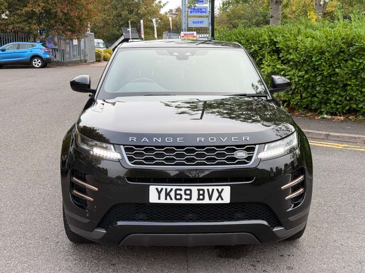 A 2019 LAND ROVER RANGE ROVER EVOQUE 2.0 D150 R-Dynamic S SUV 5dr Diesel Manual FWD Euro 6 (s/s) (150 ps) A 2019 LAND ROVER RANGE ROVER EVOQUE 2.0 D150 R-Dynamic S SUV 5dr Diesel Manual FWD Euro 6 (s/s) (150 ps)