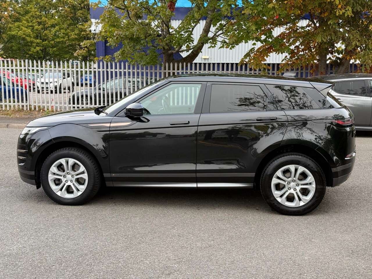 A 2019 LAND ROVER RANGE ROVER EVOQUE 2.0 D150 R-Dynamic S SUV 5dr Diesel Manual FWD Euro 6 (s/s) (150 ps) A 2019 LAND ROVER RANGE ROVER EVOQUE 2.0 D150 R-Dynamic S SUV 5dr Diesel Manual FWD Euro 6 (s/s) (150 ps)