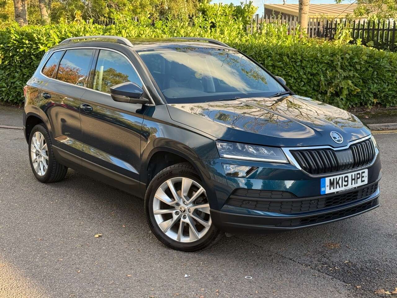 A 2019 SKODA KAROQ 1.0 TSI GPF SE L SUV 5dr Petrol Manual Euro 6 (s/s) (115 ps) A 2019 SKODA KAROQ 1.0 TSI GPF SE L SUV 5dr Petrol Manual Euro 6 (s/s) (115 ps)