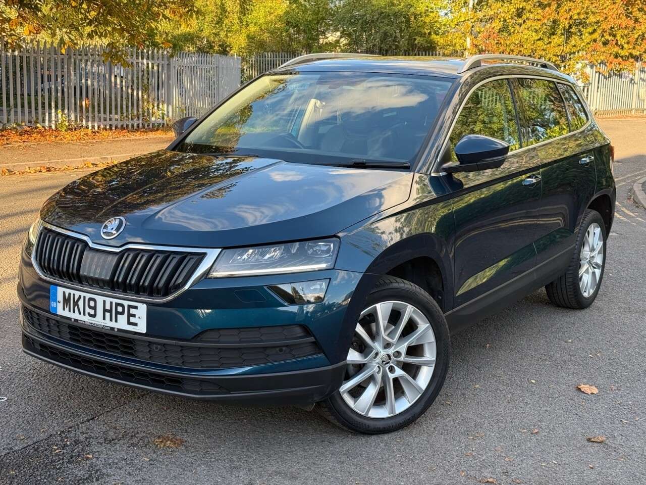 A 2019 SKODA KAROQ 1.0 TSI GPF SE L SUV 5dr Petrol Manual Euro 6 (s/s) (115 ps) A 2019 SKODA KAROQ 1.0 TSI GPF SE L SUV 5dr Petrol Manual Euro 6 (s/s) (115 ps)