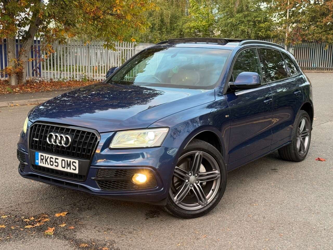 A 2015 AUDI Q5 2.0 TDI S line Plus SUV 5dr Diesel Manual quattro Euro 6 (s/s) (190 ps) A 2015 AUDI Q5 2.0 TDI S line Plus SUV 5dr Diesel Manual quattro Euro 6 (s/s) (190 ps)