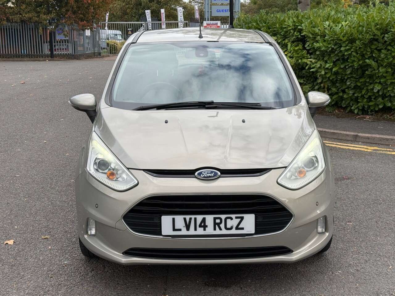 A 2014 FORD B-MAX 1.6 Titanium MPV 5dr Petrol Powershift Euro 5 (105 ps) A 2014 FORD B-MAX 1.6 Titanium MPV 5dr Petrol Powershift Euro 5 (105 ps)