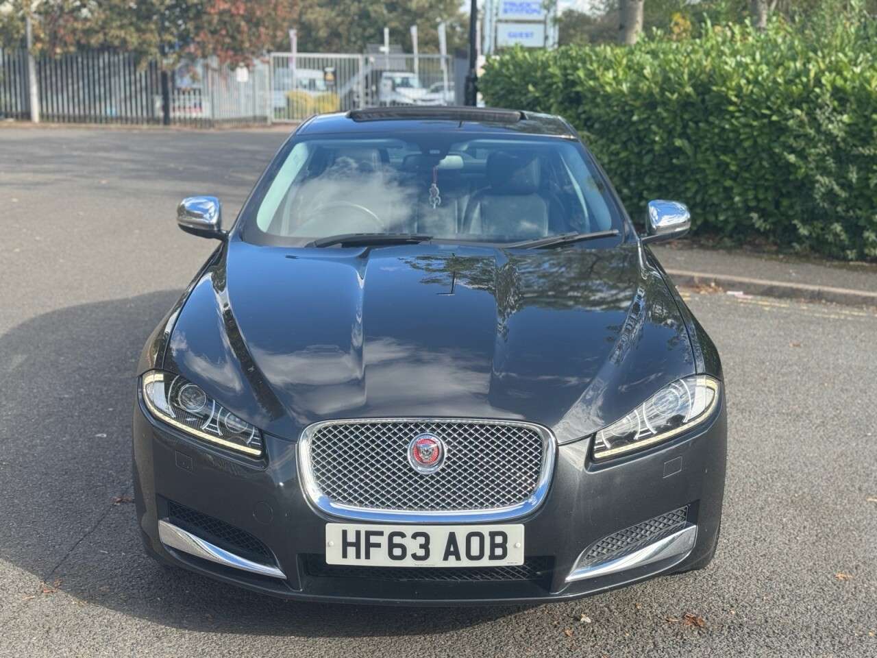 A 2014 JAGUAR XF 3.0d V6 Premium Luxury Saloon 4dr Diesel Auto Euro 5 (s/s) (240 ps) A 2014 JAGUAR XF 3.0d V6 Premium Luxury Saloon 4dr Diesel Auto Euro 5 (s/s) (240 ps)