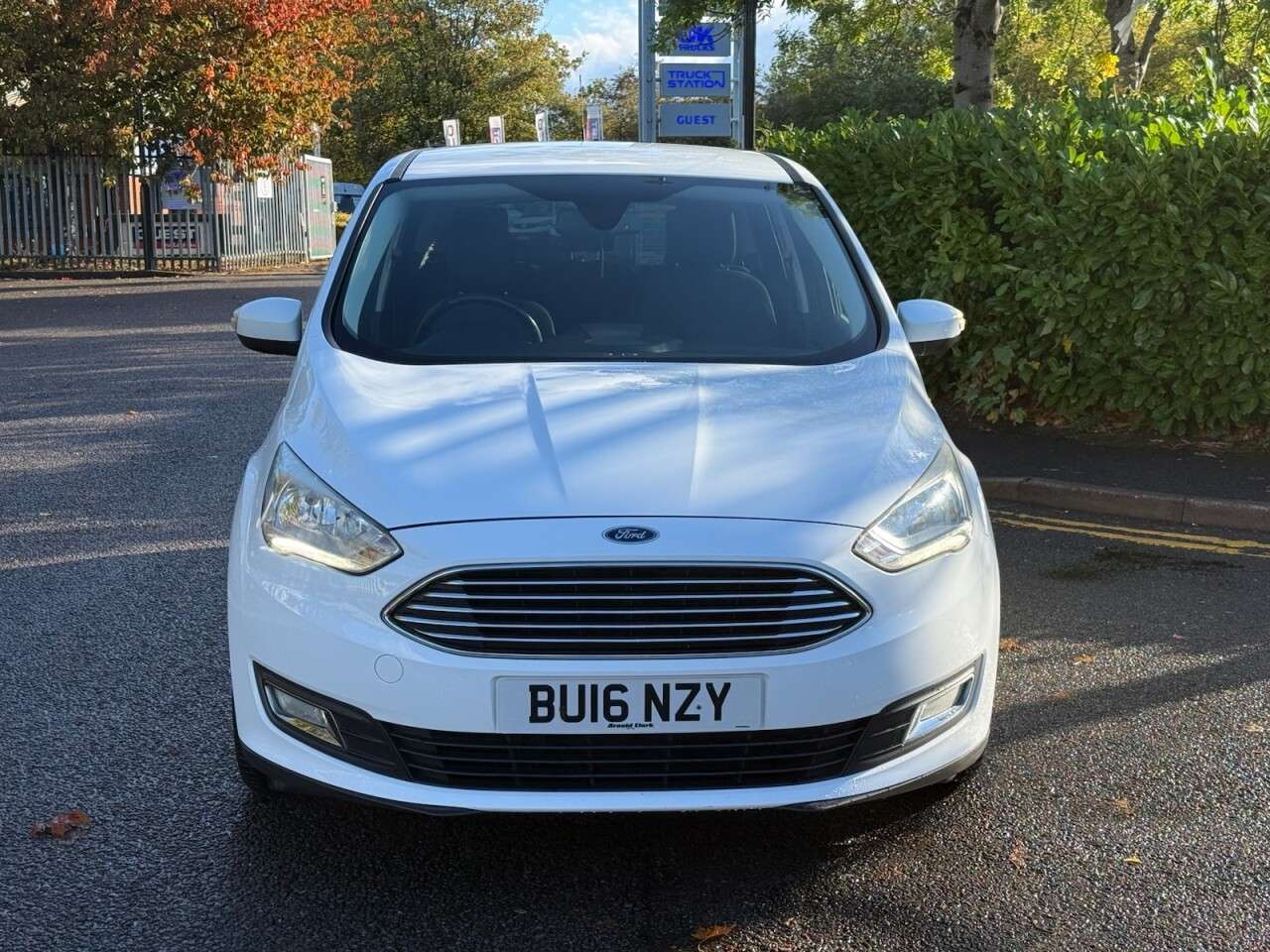 A 2016 FORD C-MAX 2.0 TDCi Titanium X MPV 5dr Diesel Powershift Euro 6 (s/s) (Nav) (150 ps) A 2016 FORD C-MAX 2.0 TDCi Titanium X MPV 5dr Diesel Powershift Euro 6 (s/s) (Nav) (150 ps)