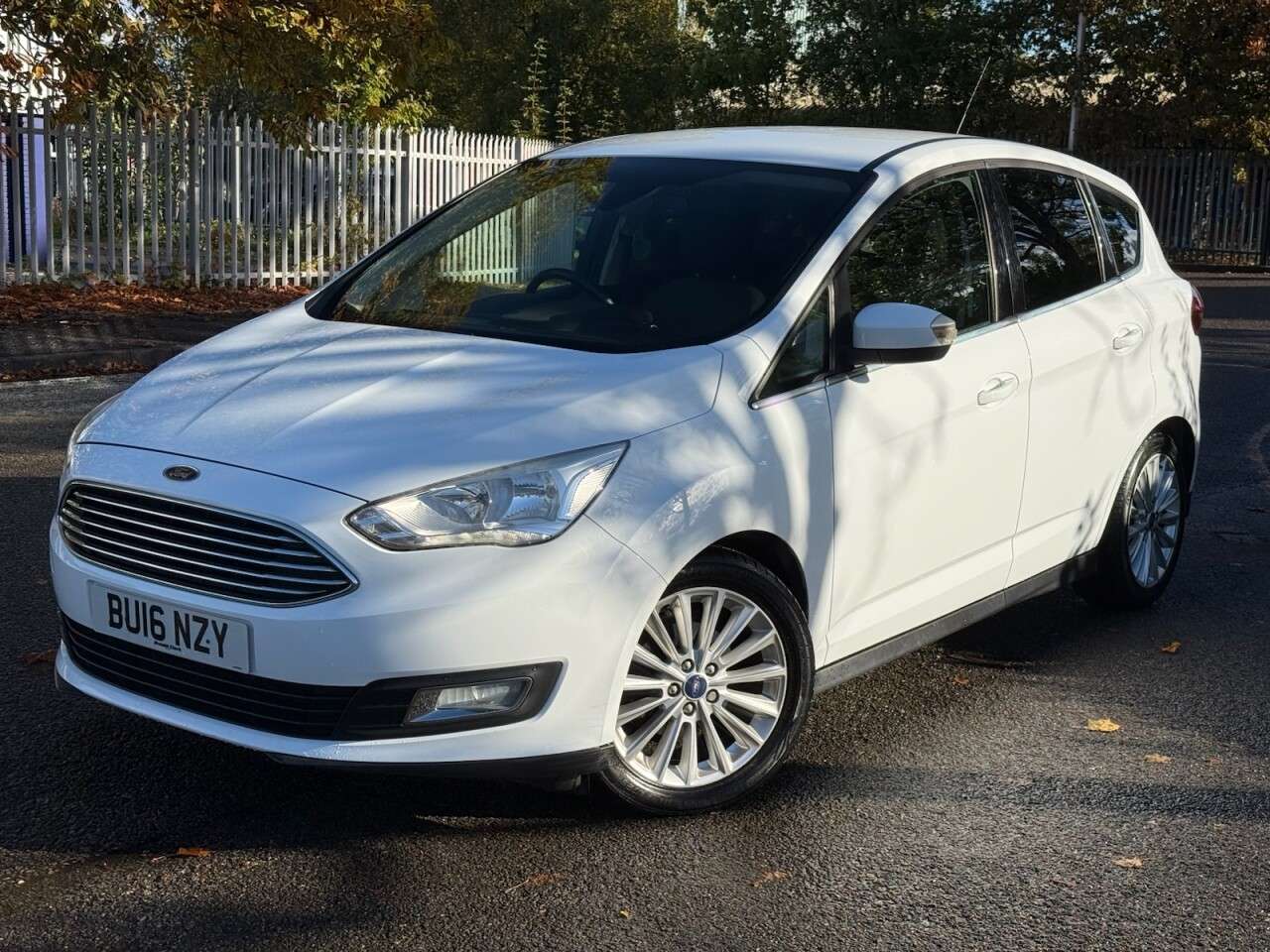A 2016 FORD C-MAX 2.0 TDCi Titanium X MPV 5dr Diesel Powershift Euro 6 (s/s) (Nav) (150 ps) A 2016 FORD C-MAX 2.0 TDCi Titanium X MPV 5dr Diesel Powershift Euro 6 (s/s) (Nav) (150 ps)