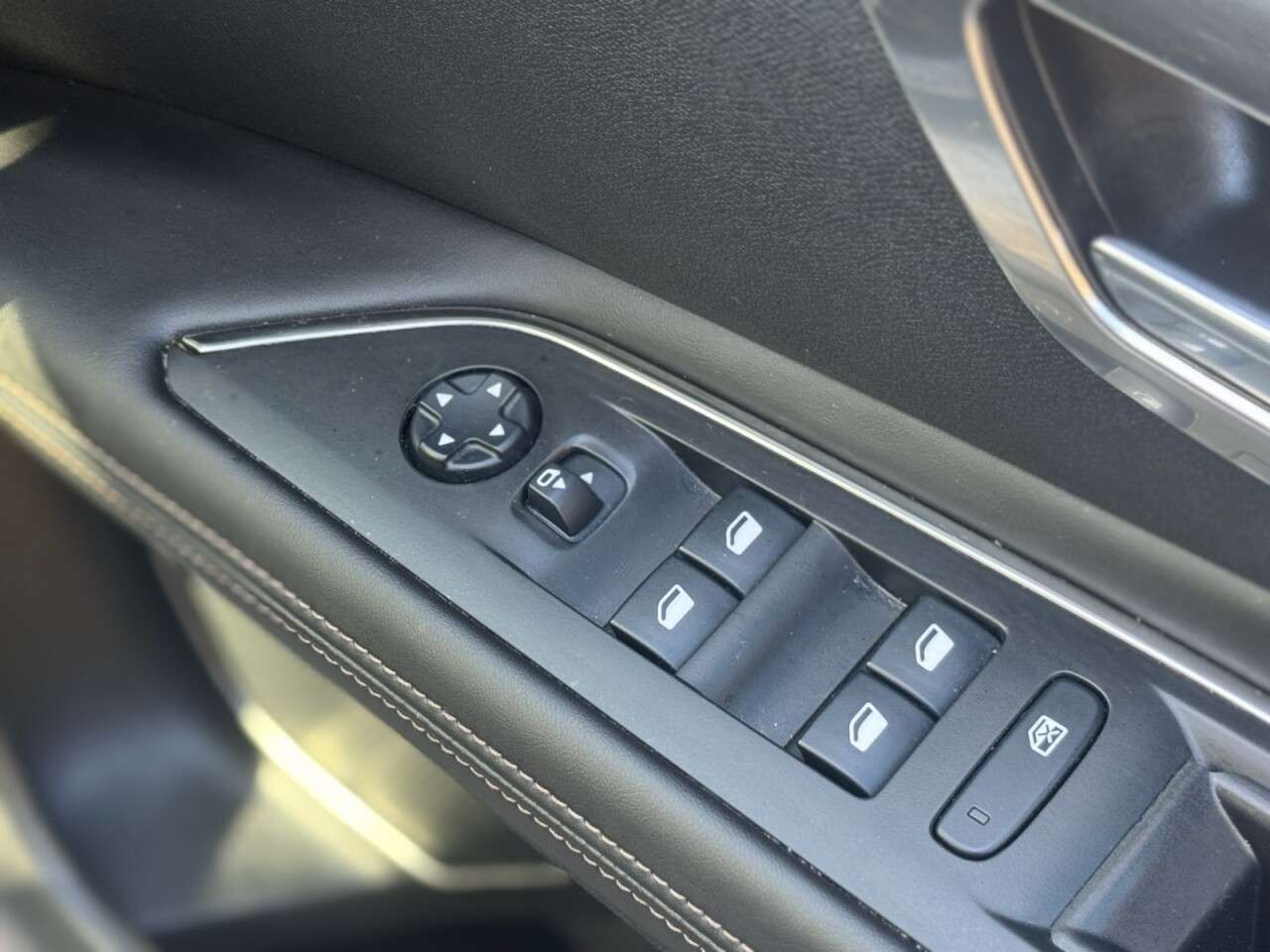 2018 PEUGEOT 3008 2018 PEUGEOT 3008