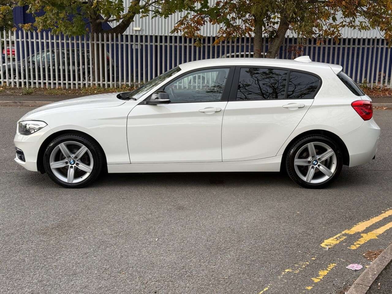 A 2016 BMW 1 SERIES 1.5 118i Sport Hatchback 5dr Petrol Manual Euro 6 (s/s) (136 ps) A 2016 BMW 1 SERIES 1.5 118i Sport Hatchback 5dr Petrol Manual Euro 6 (s/s) (136 ps)