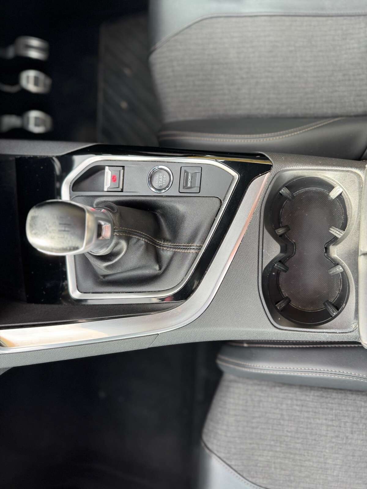 2019 PEUGEOT 3008 2019 PEUGEOT 3008