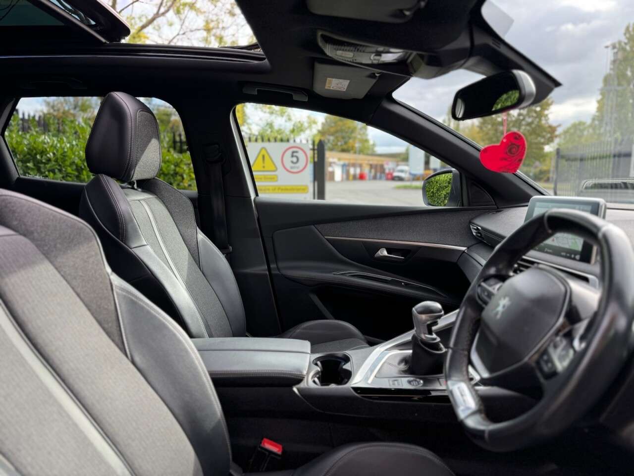 2019 PEUGEOT 3008 2019 PEUGEOT 3008