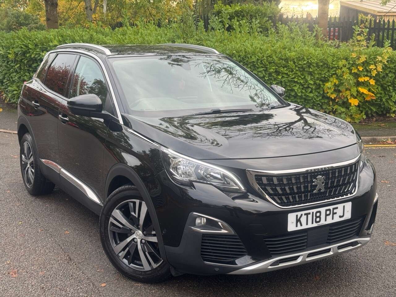A 2018 PEUGEOT 3008 1.2 PureTech Allure SUV 5dr Petrol EAT Euro 6 (s/s) (130 ps) A 2018 PEUGEOT 3008 1.2 PureTech Allure SUV 5dr Petrol EAT Euro 6 (s/s) (130 ps)