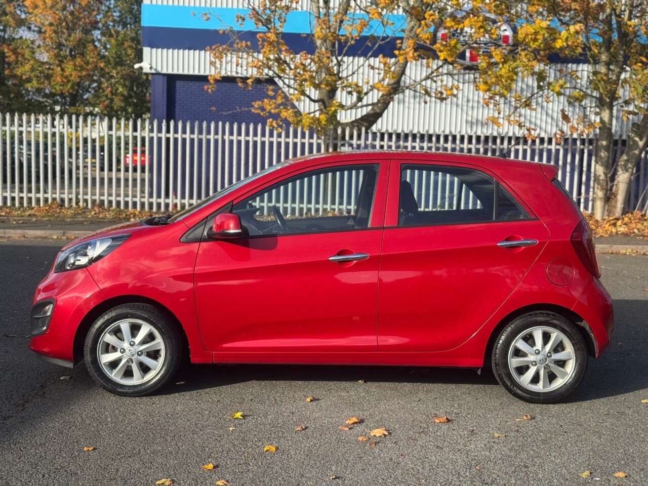 A 2013 KIA PICANTO 1.25 2 Hatchback 5dr Petrol Auto Euro 5 (84 bhp) A 2013 KIA PICANTO 1.25 2 Hatchback 5dr Petrol Auto Euro 5 (84 bhp)