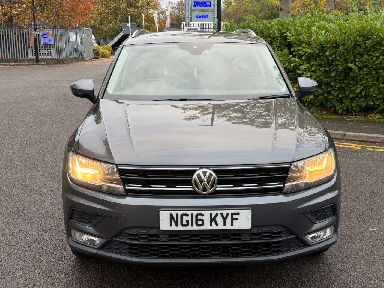 A 2016 VOLKSWAGEN TIGUAN 2.0 TDI BlueMotion Tech SE Navigation SUV 5dr Diesel DSG 4Motion Euro 6 (s/ A 2016 VOLKSWAGEN TIGUAN 2.0 TDI BlueMotion Tech SE Navigation SUV 5dr Diesel DSG 4Motion Euro 6 (s/