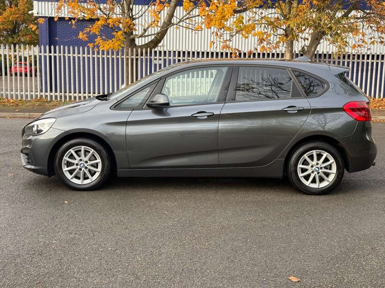 A 2015 BMW 2 SERIES ACTIVE TOURER 1.5 218i SE MPV 5dr Petrol Manual Euro 6 (s/s) (136 ps) A 2015 BMW 2 SERIES ACTIVE TOURER 1.5 218i SE MPV 5dr Petrol Manual Euro 6 (s/s) (136 ps)