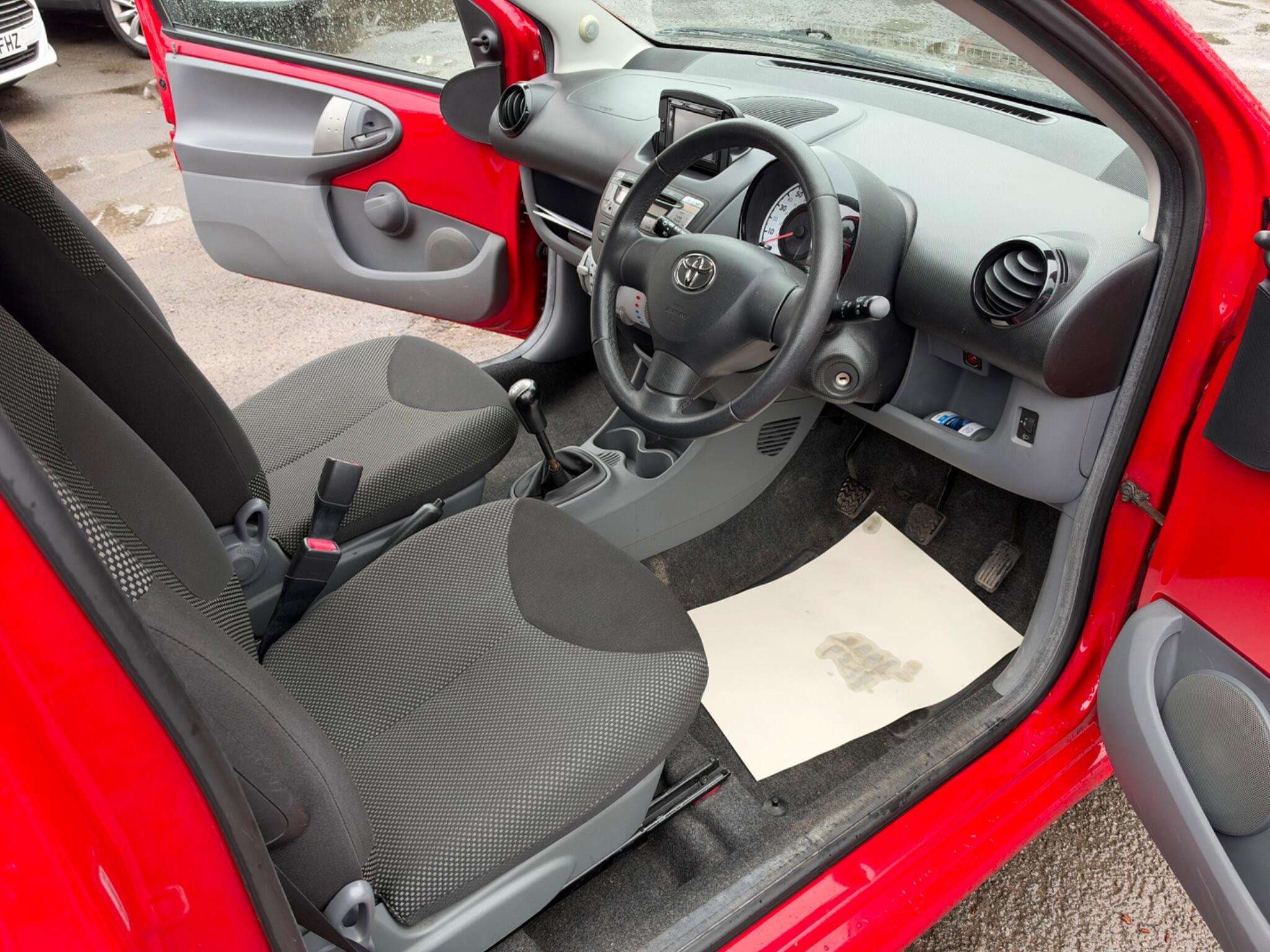 2011 TOYOTA AYGO 2011 TOYOTA AYGO