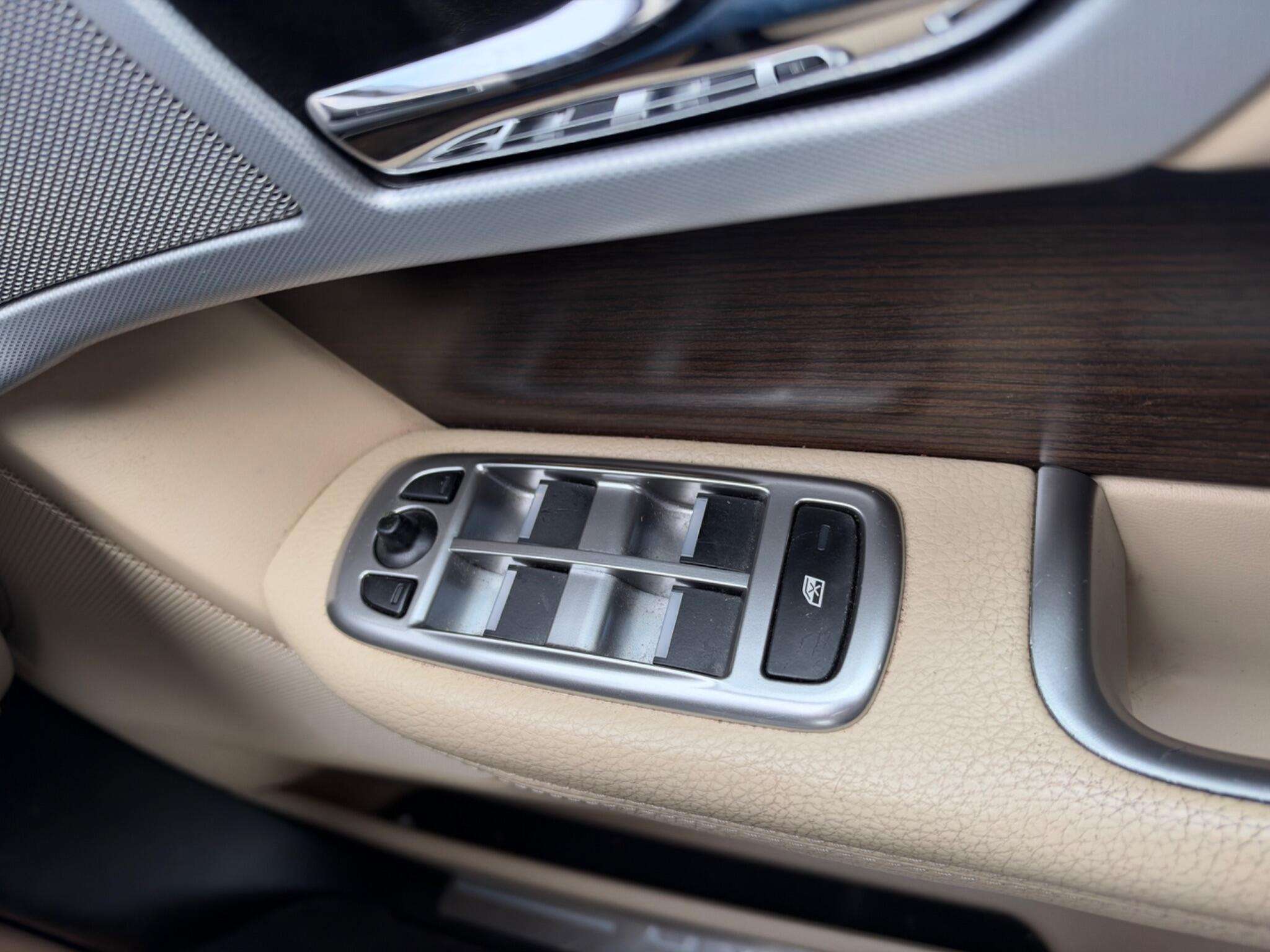 2013 JAGUAR XF 2013 JAGUAR XF