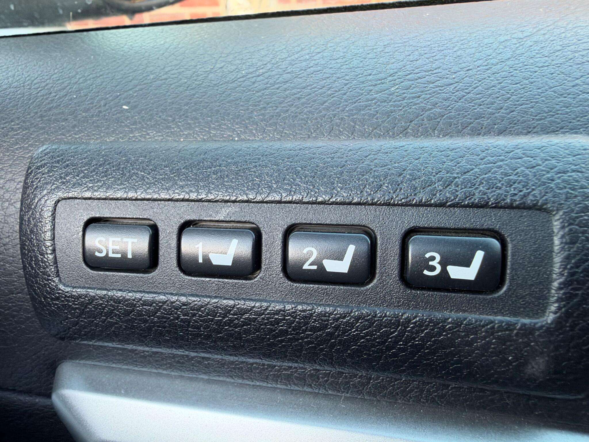 2011 LEXUS CT 2011 LEXUS CT
