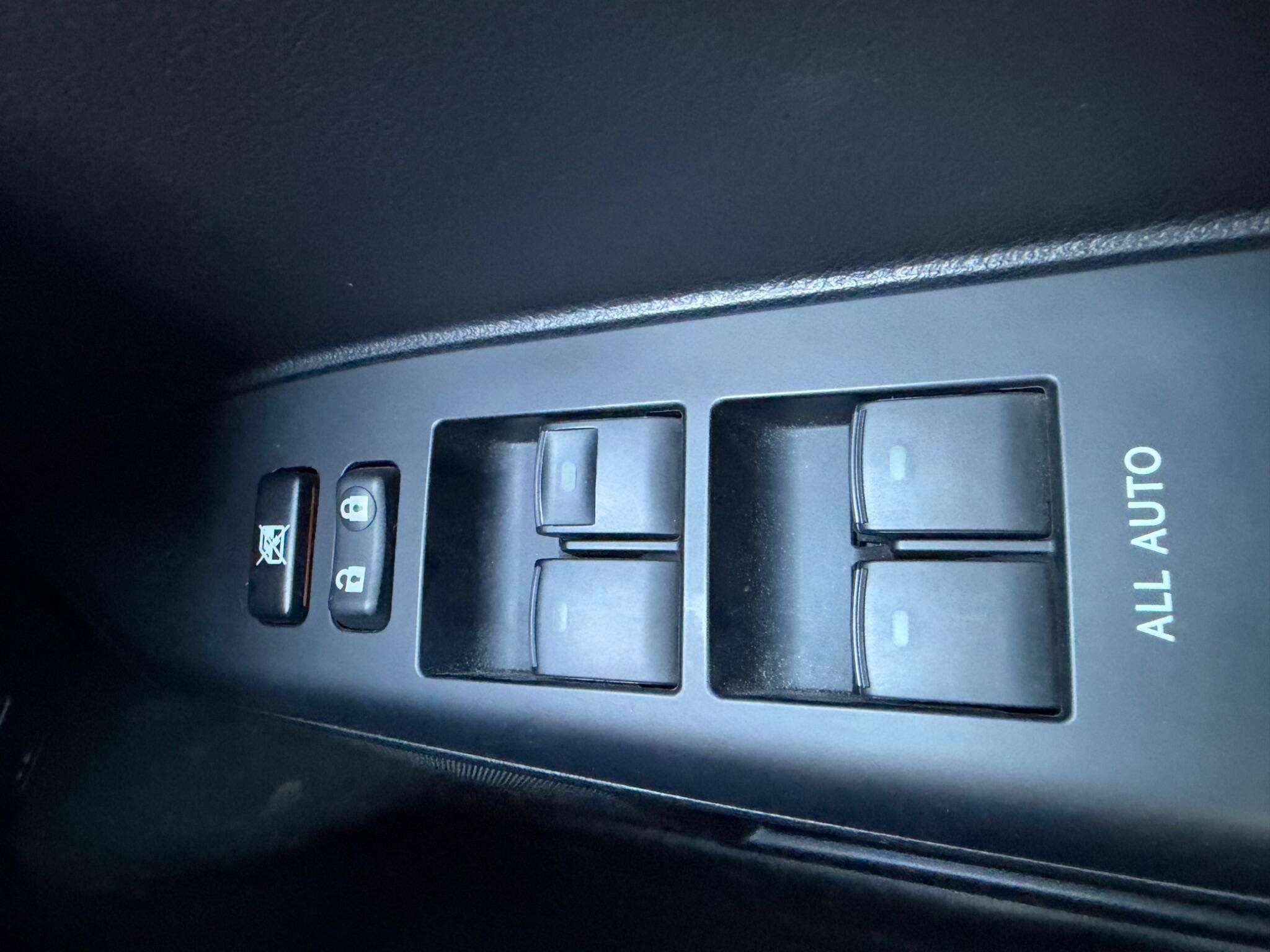 2011 LEXUS CT 2011 LEXUS CT