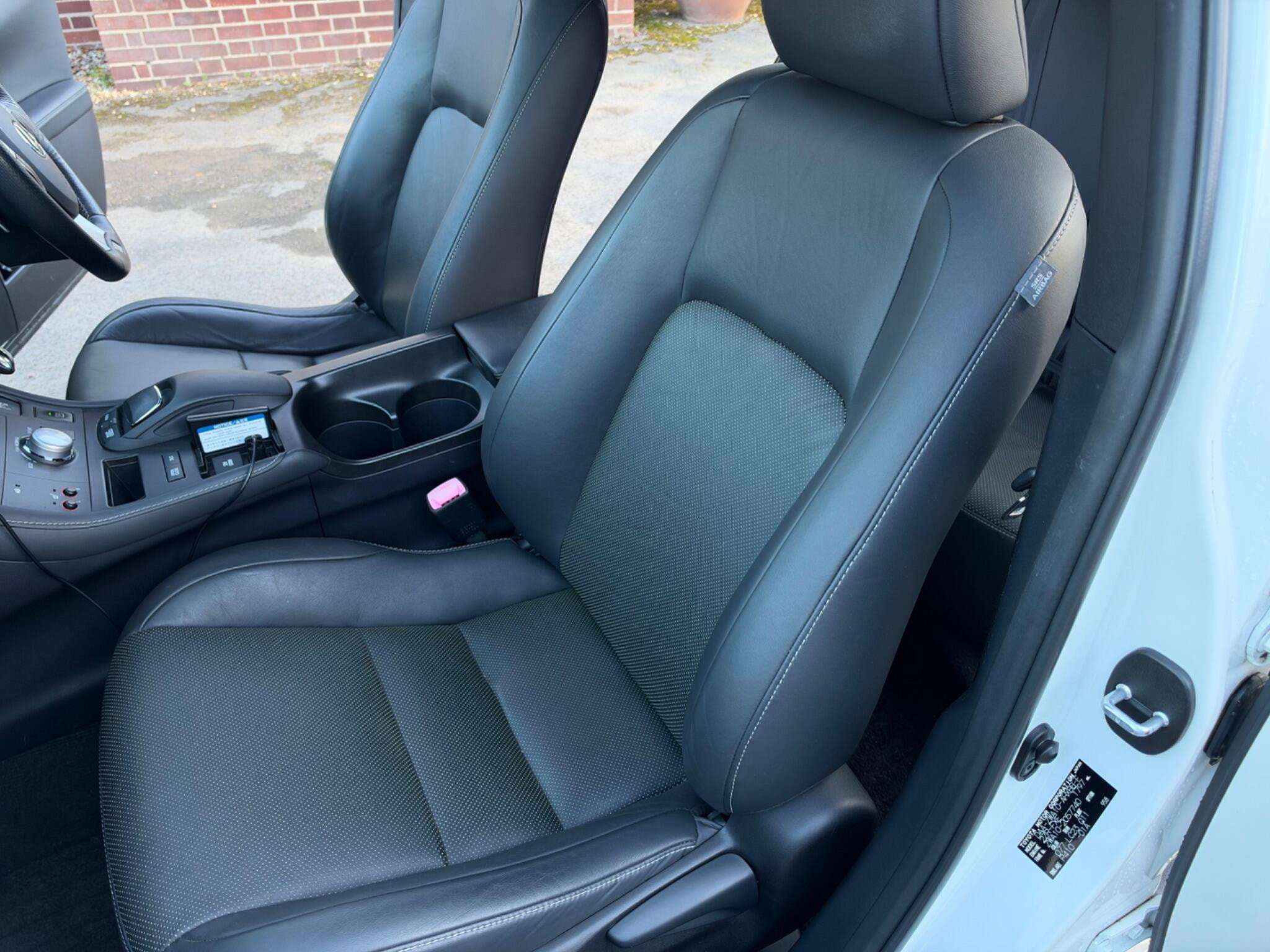 2011 LEXUS CT 2011 LEXUS CT