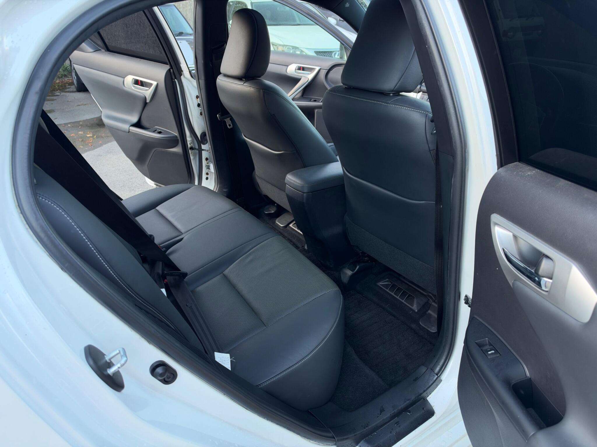 2011 LEXUS CT 2011 LEXUS CT