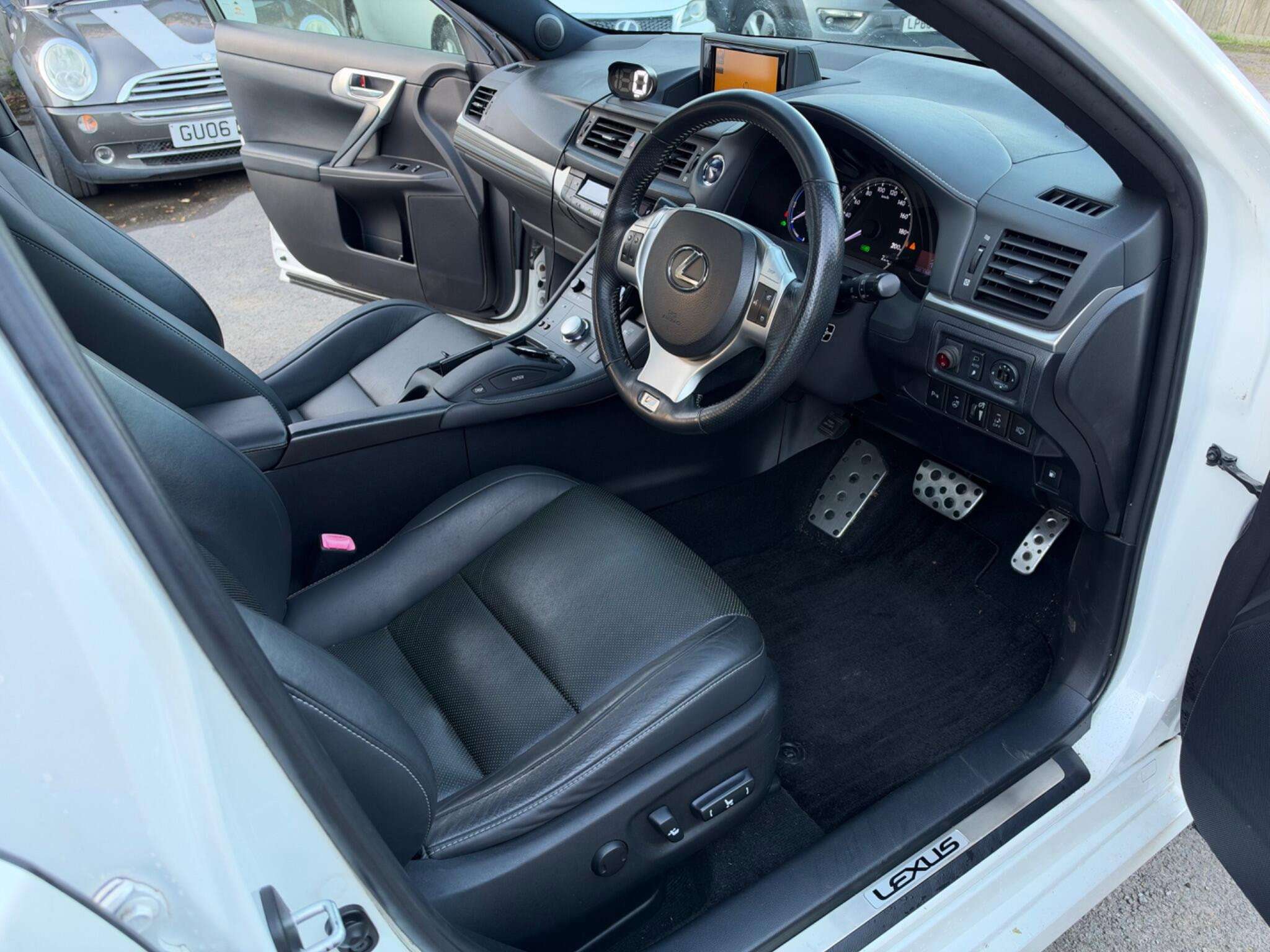 2011 LEXUS CT 2011 LEXUS CT
