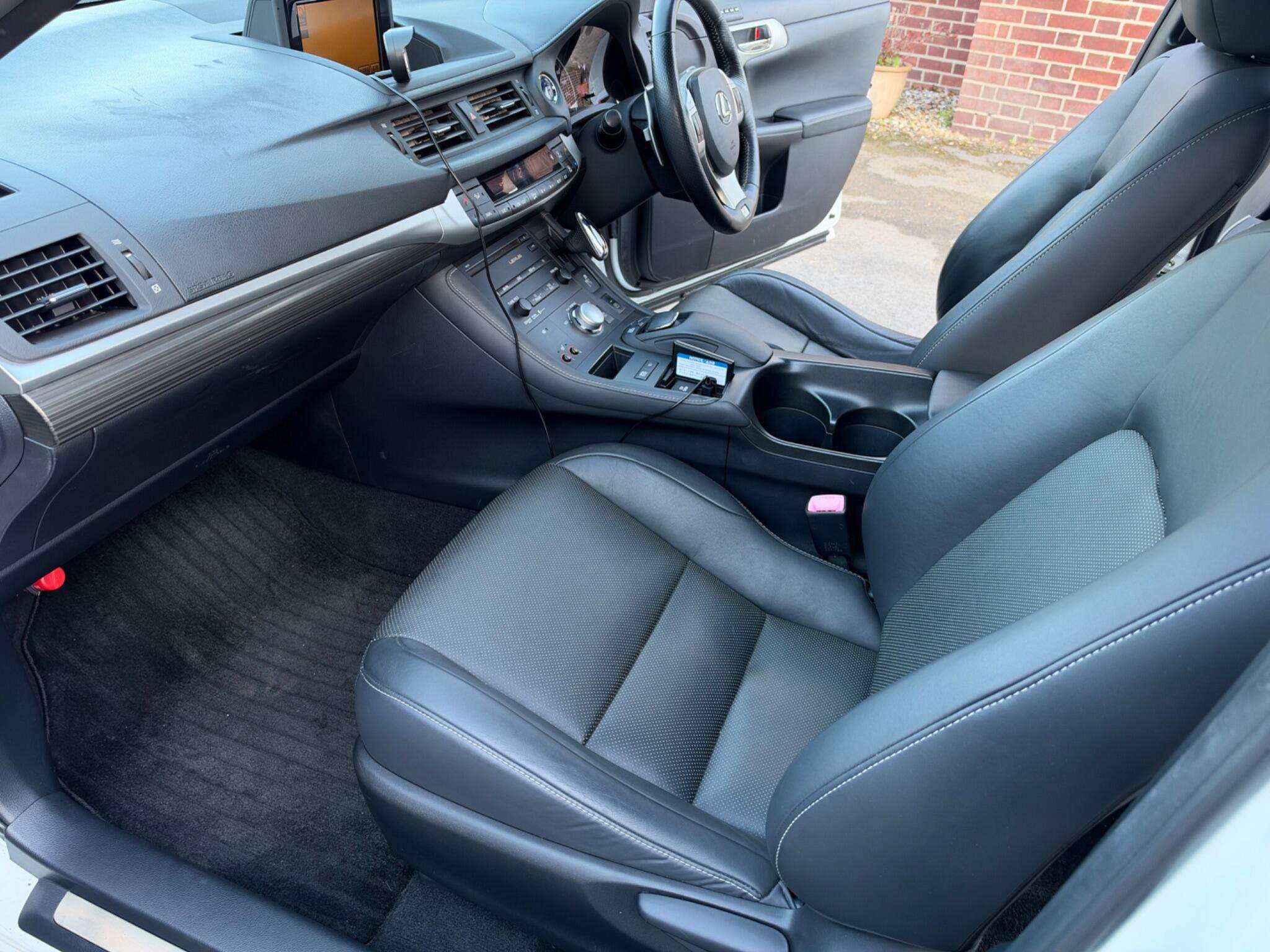 2011 LEXUS CT 2011 LEXUS CT
