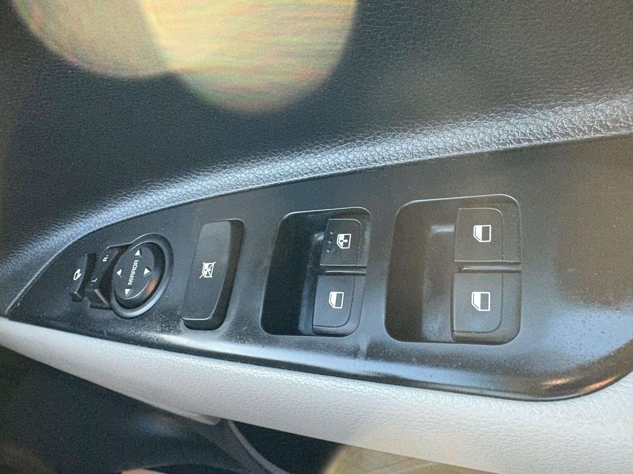 2017 KIA STONIC 2017 KIA STONIC