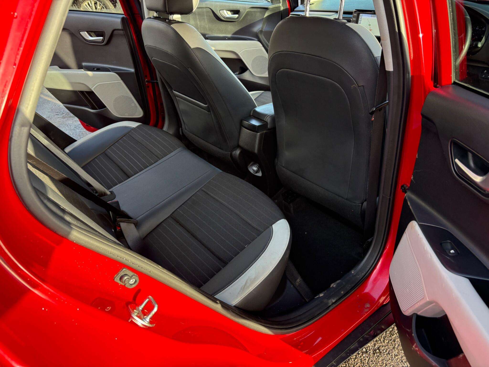 2017 KIA STONIC 2017 KIA STONIC