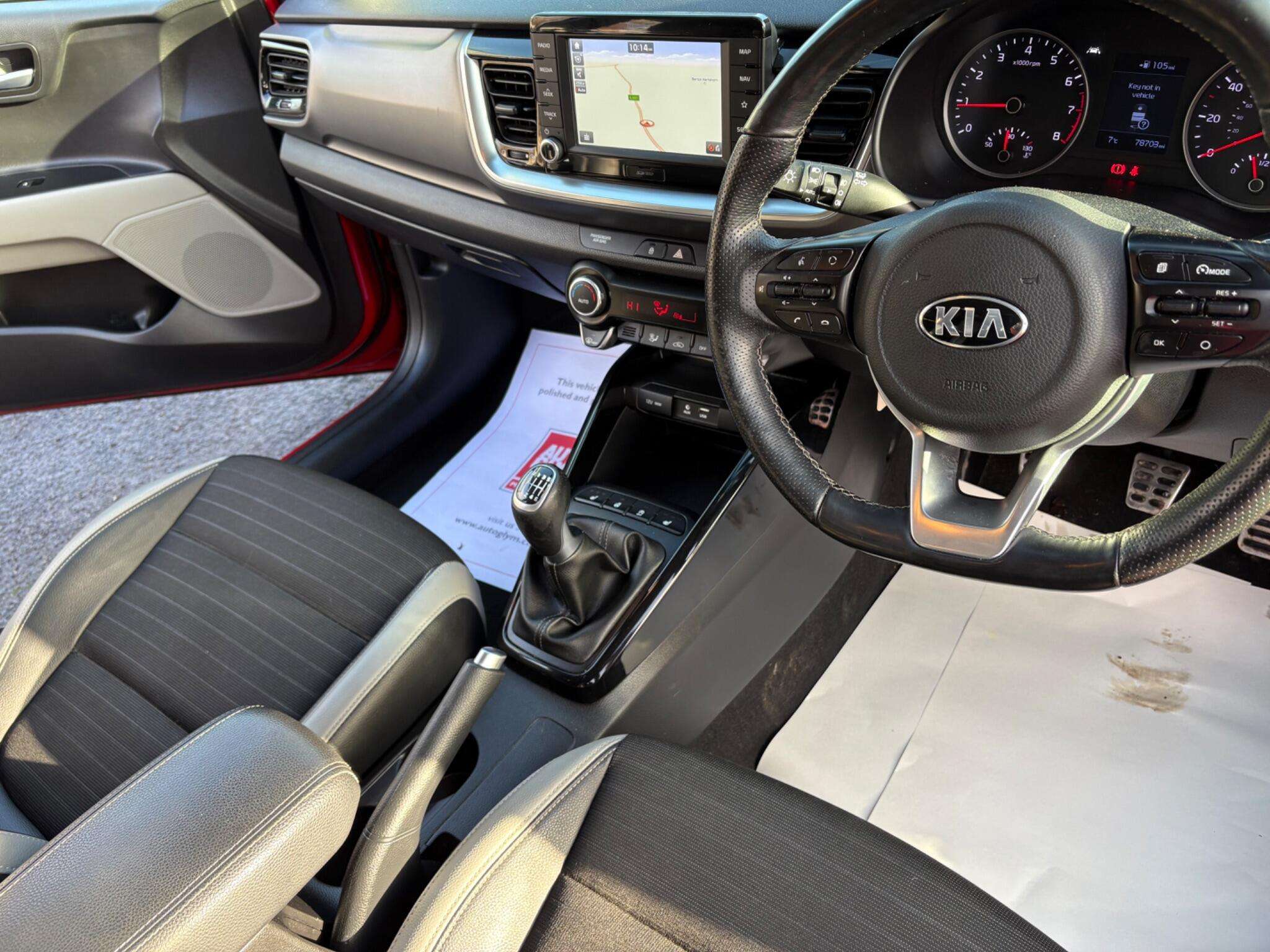 2017 KIA STONIC 2017 KIA STONIC