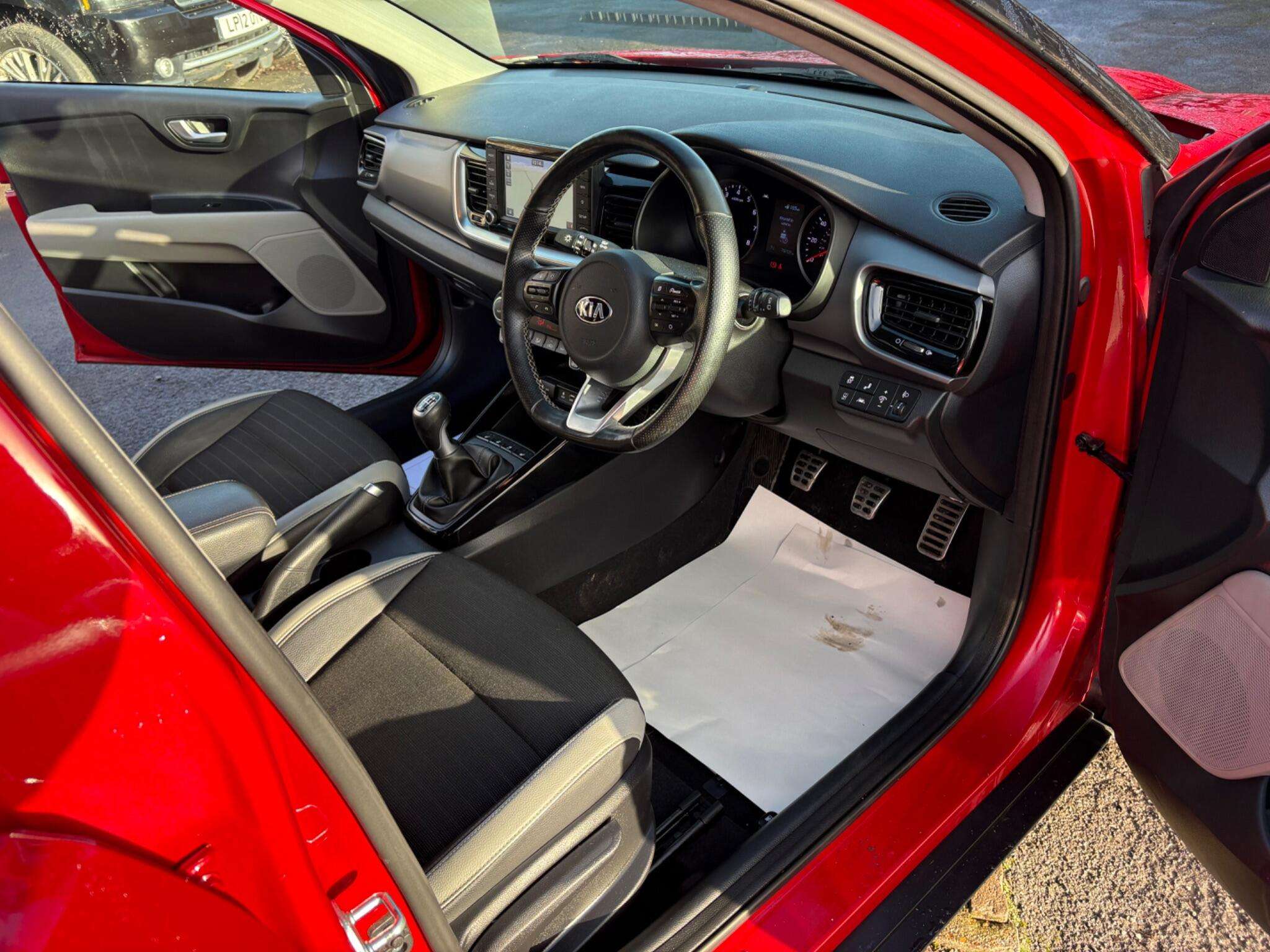 2017 KIA STONIC 2017 KIA STONIC