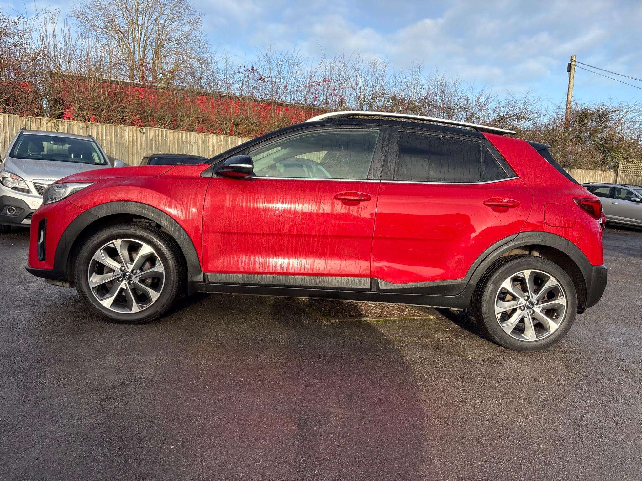 A 2017 KIA STONIC 1.0 T-GDi First Edition Euro 6 (s/s) 5dr A 2017 KIA STONIC 1.0 T-GDi First Edition Euro 6 (s/s) 5dr