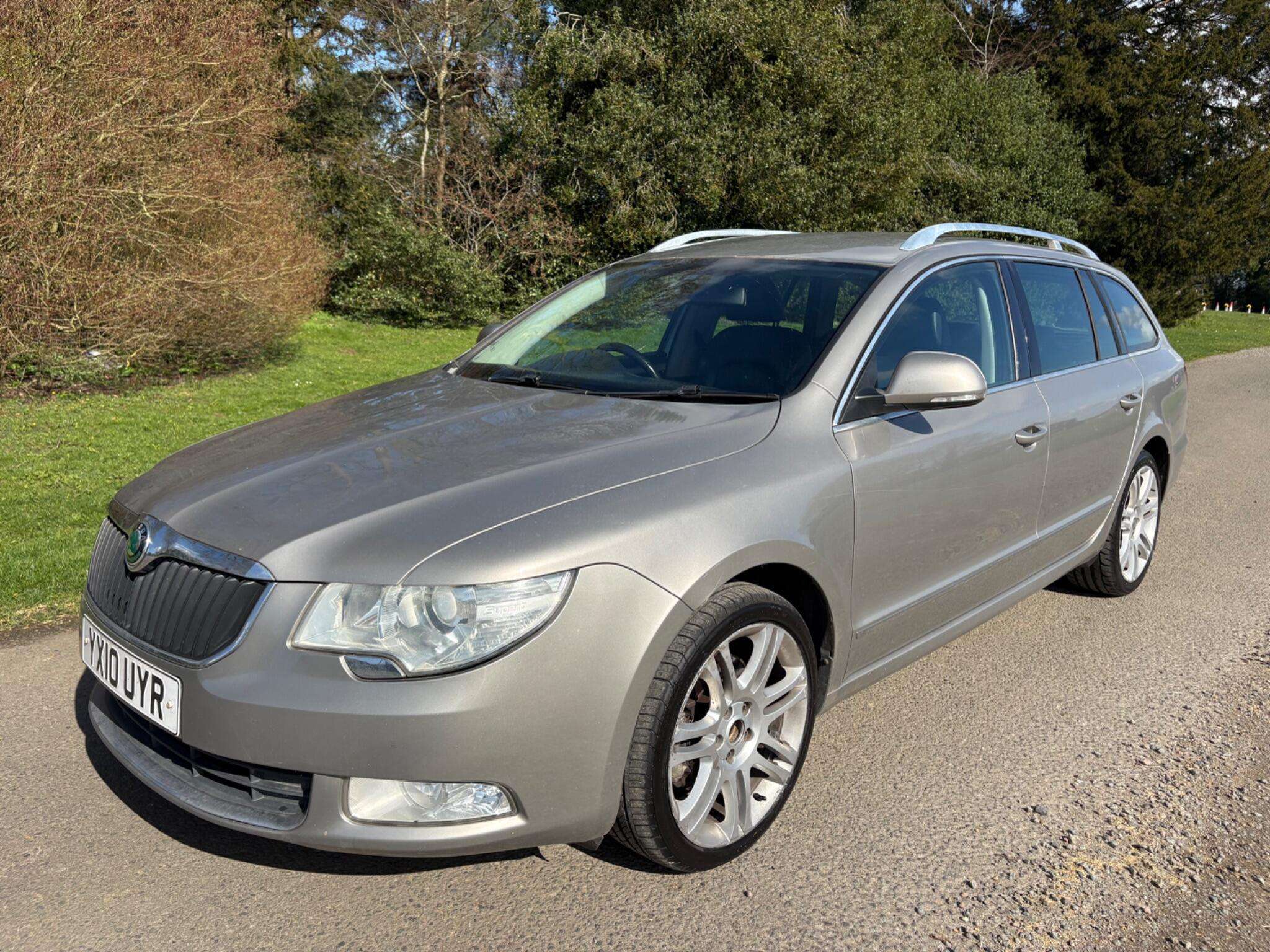 A 2010 SKODA SUPERB 2.0 TDI Elegance Euro 5 5dr A 2010 SKODA SUPERB 2.0 TDI Elegance Euro 5 5dr