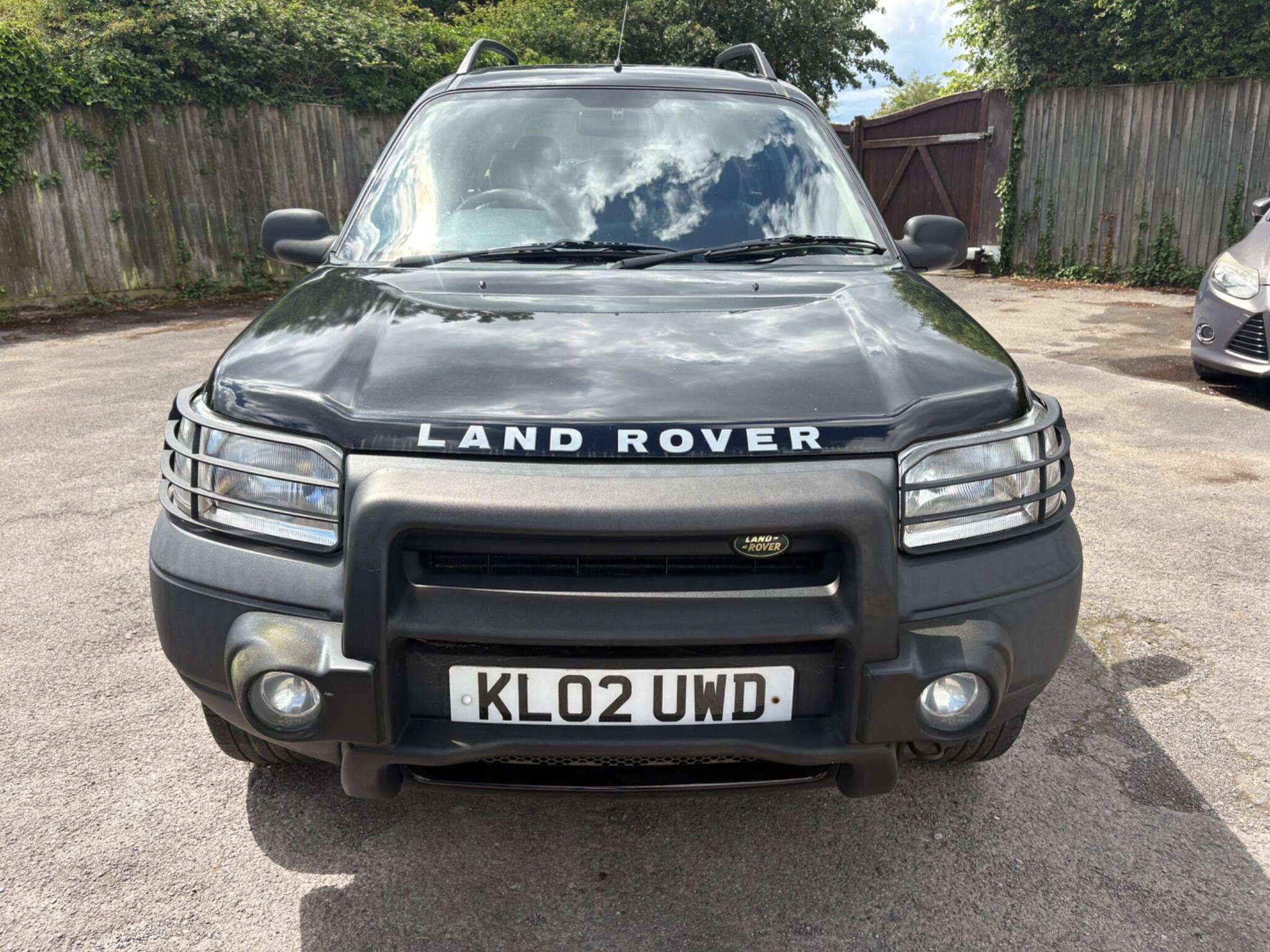 A 2002 LAND ROVER FREELANDER 2.0 TD4 ES Station Wagon 5dr A 2002 LAND ROVER FREELANDER 2.0 TD4 ES Station Wagon 5dr