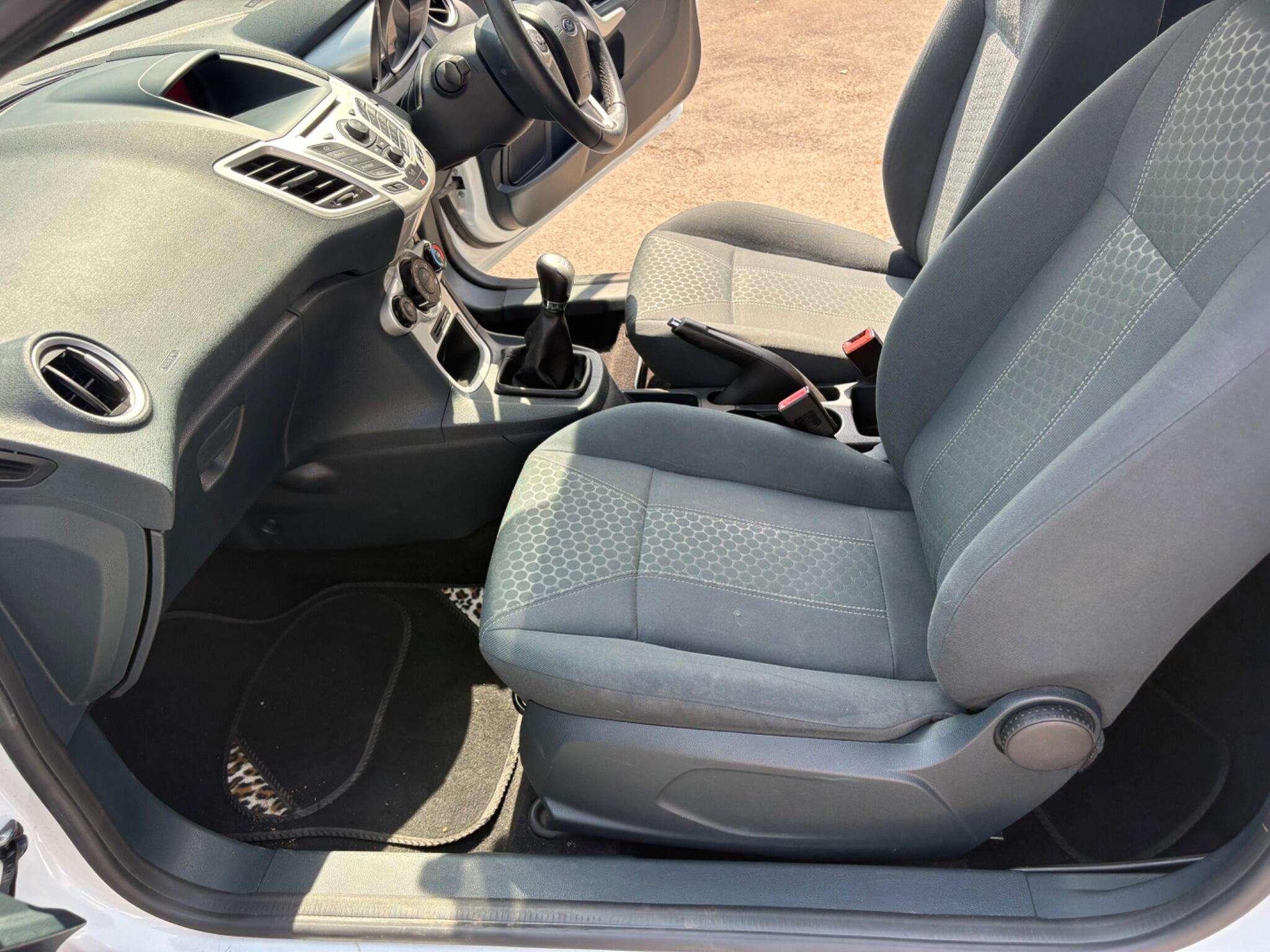 2011 FORD FIESTA 2011 FORD FIESTA