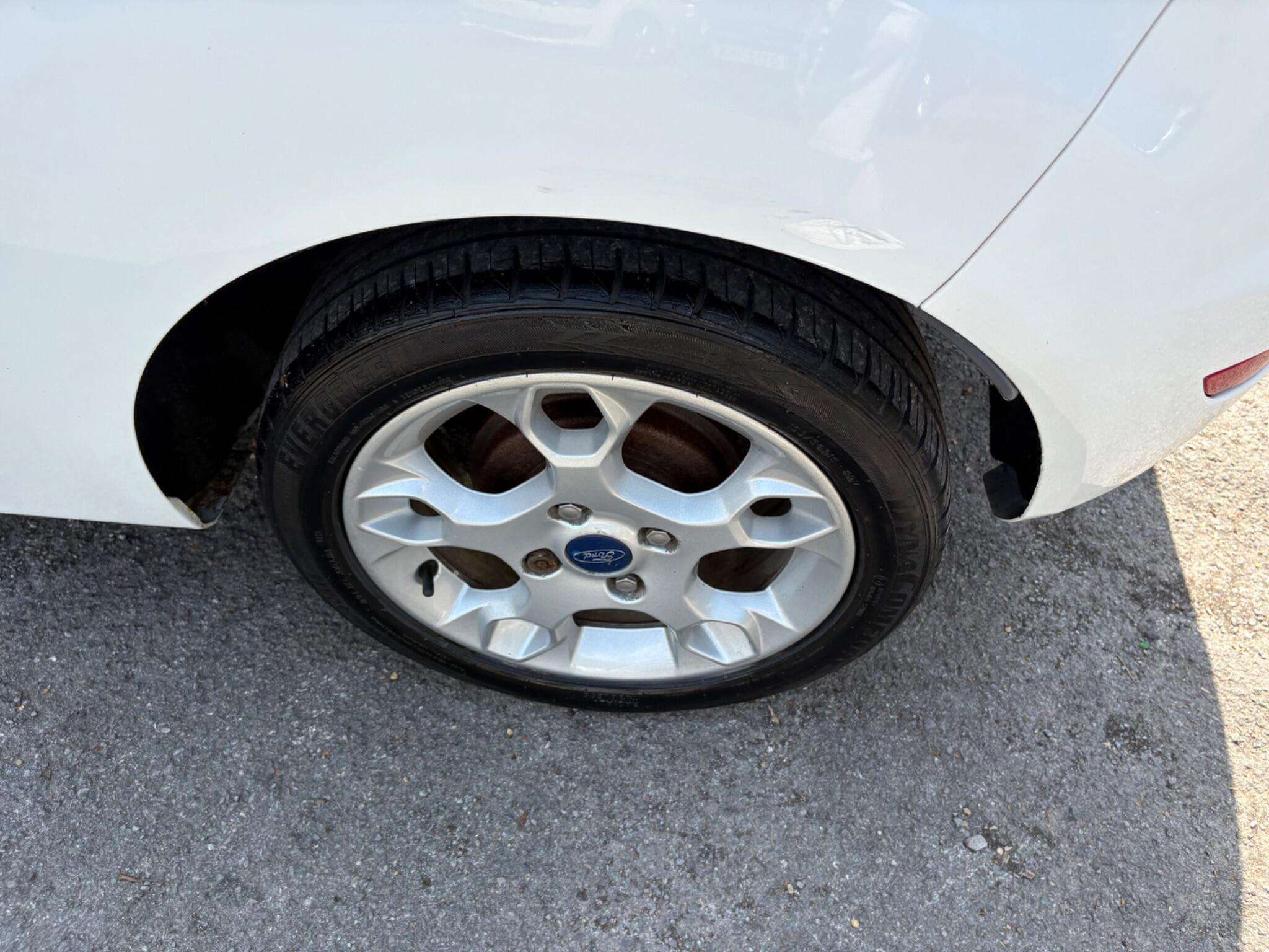 2011 FORD FIESTA 2011 FORD FIESTA